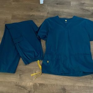 - Wonderwink Scrubs size large tall